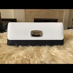 BNWT!! Michael Kors Envelope Wallets